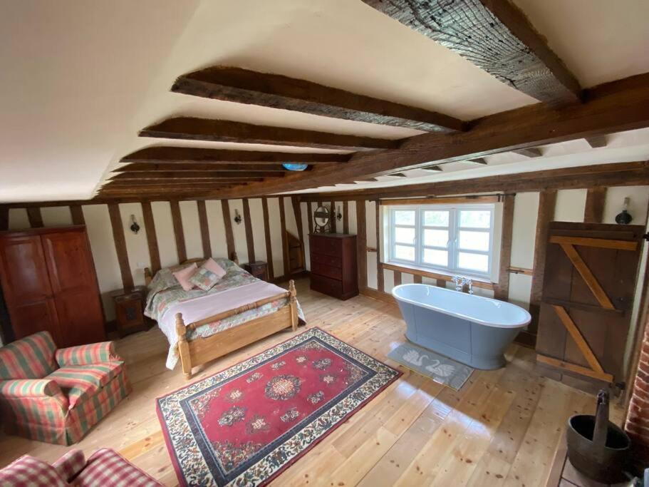 Dereham A Newly Renovated, Cosy Escape In The Beautiful Shepherd'S Cottage المظهر الخارجي الصورة