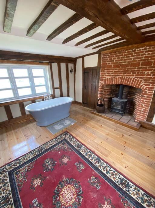 Dereham A Newly Renovated, Cosy Escape In The Beautiful Shepherd'S Cottage المظهر الخارجي الصورة