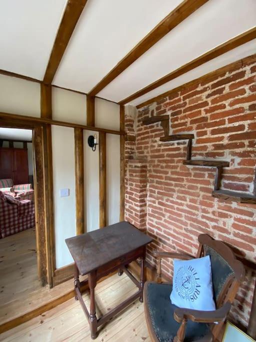 Dereham A Newly Renovated, Cosy Escape In The Beautiful Shepherd'S Cottage المظهر الخارجي الصورة